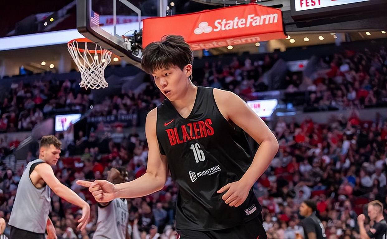 包含亚特兰大迎NBA常规赛关键赛，今晨完成体检，信心回归，团队化学反应显著的词条